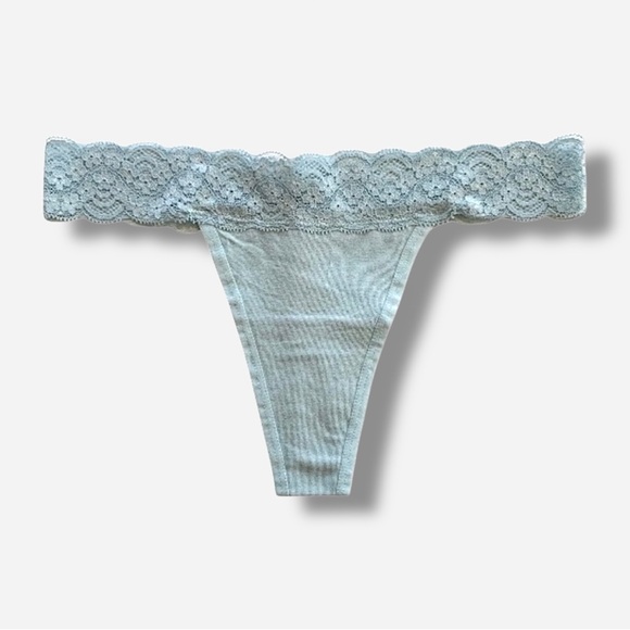 🌸New🌸 SMALL Urban Outfitters Out From Under thong panty NWT - Picture 1 of 8